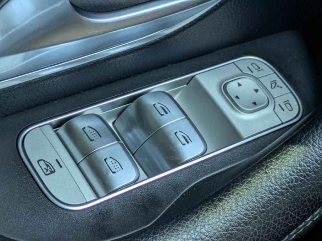 2020 Mercedes-Benz GLS - $43,700