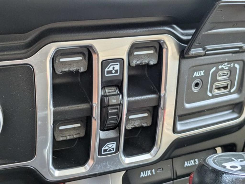 2018 Jeep Wrangler - $30,900