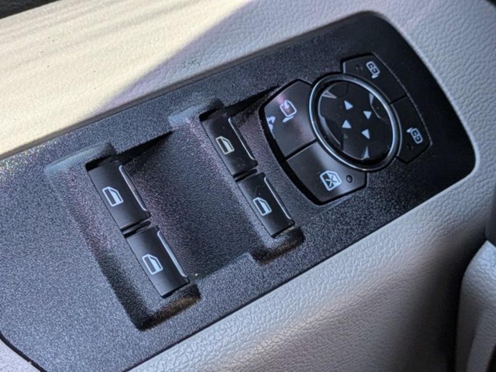 2019 Ford F-150 - $32,900