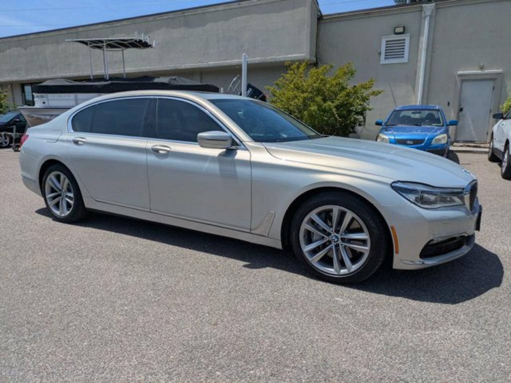 2018 BMW 7 Series 750i RWD