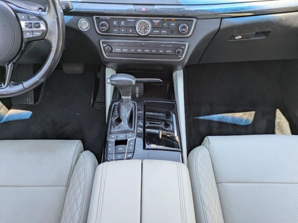 2019 Kia Cadenza - $23,900
