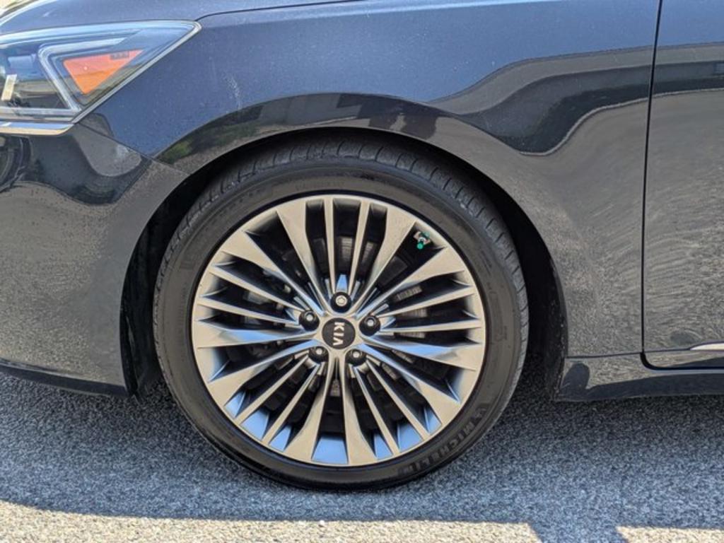 2019 Kia Cadenza - $23,900