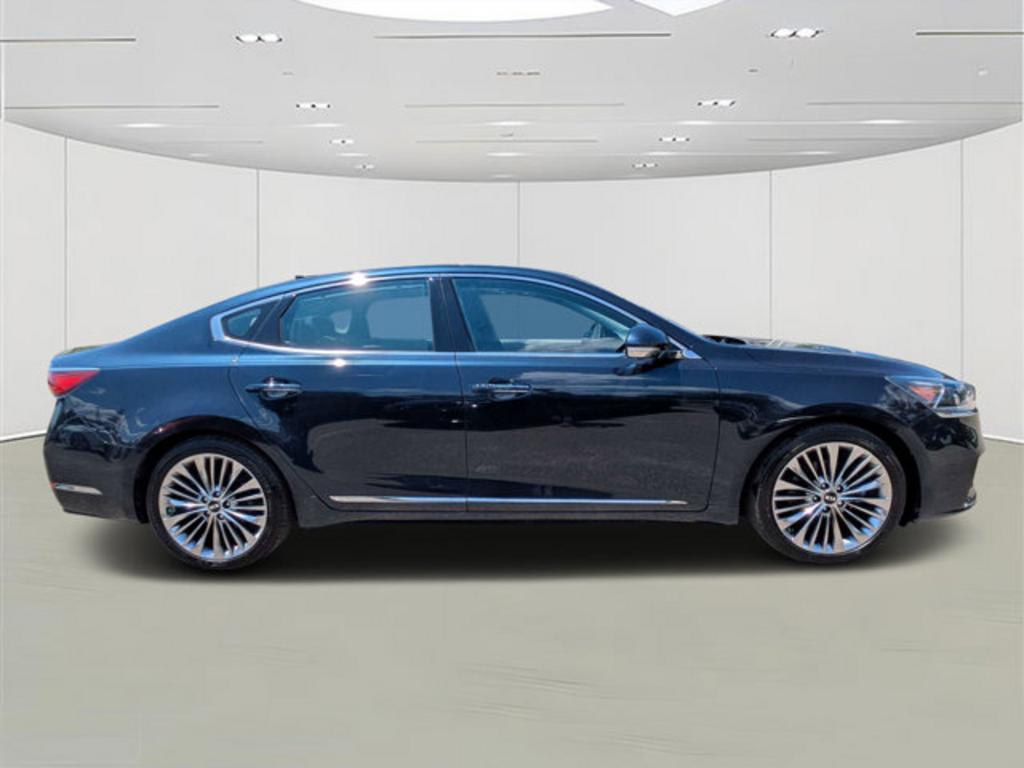 2019 Kia Cadenza - $23,900