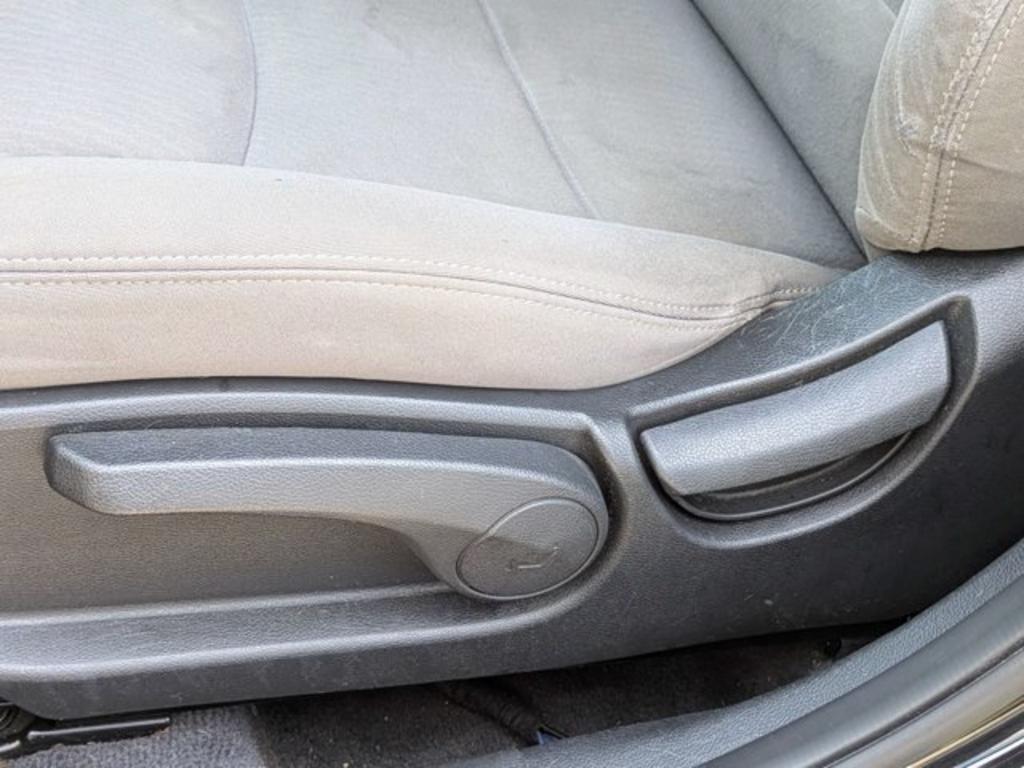 2015 Hyundai Elantra - $9,900