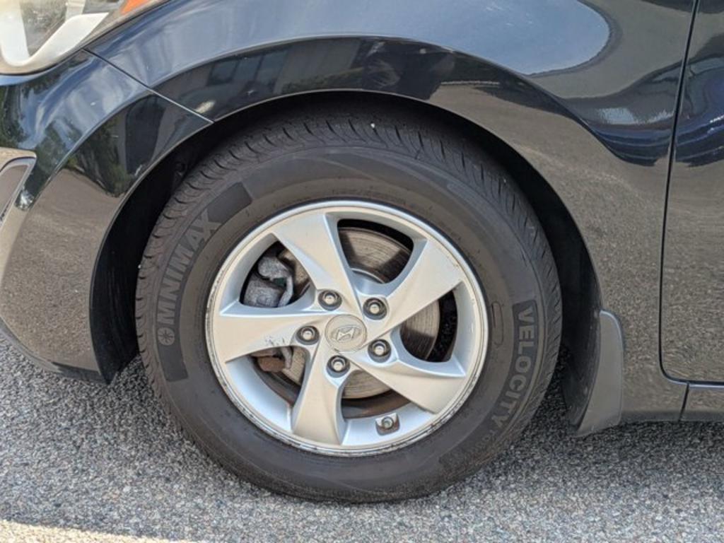 2015 Hyundai Elantra - $9,900