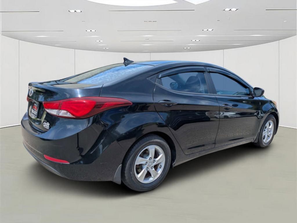 2015 Hyundai Elantra - $9,900