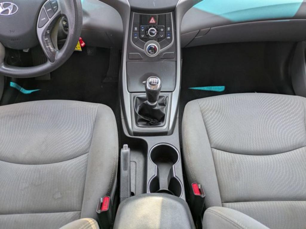 2015 Hyundai Elantra - $9,900
