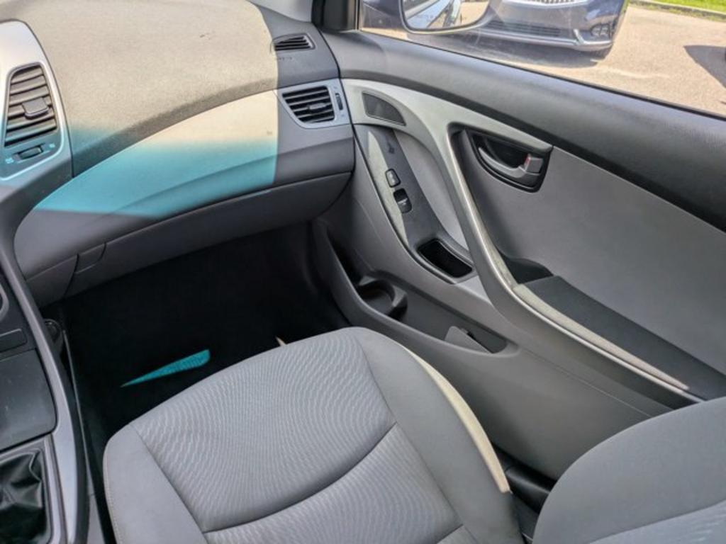 2015 Hyundai Elantra - $9,900