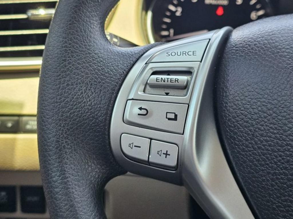 2016 Nissan Rogue - $13,700
