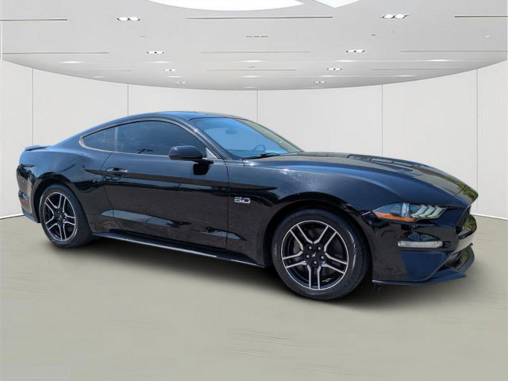 2019 Ford Mustang - $27,900