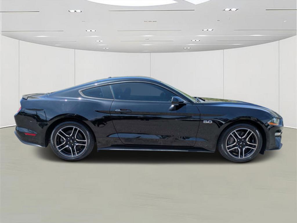 2019 Ford Mustang - $27,900