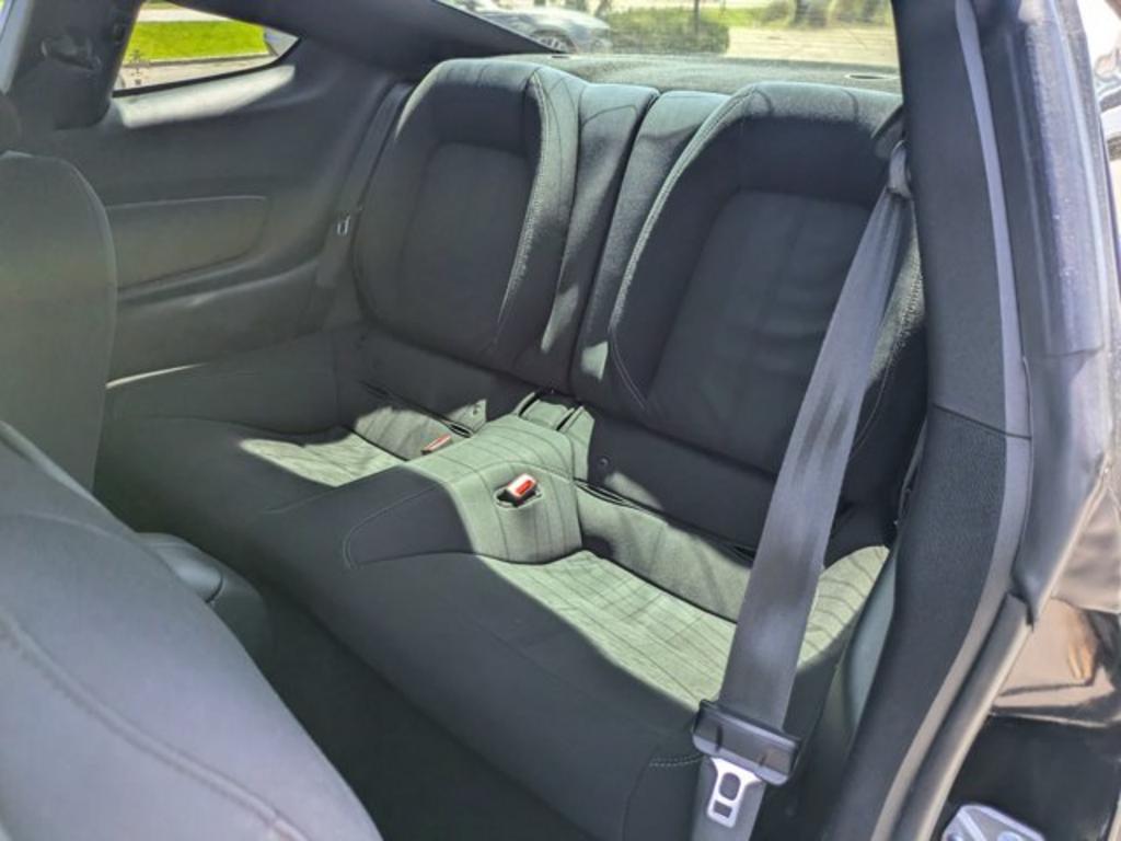 2019 Ford Mustang - $27,900