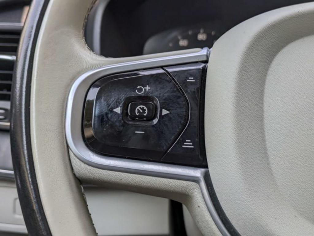 2020 Volvo XC90 - $22,900