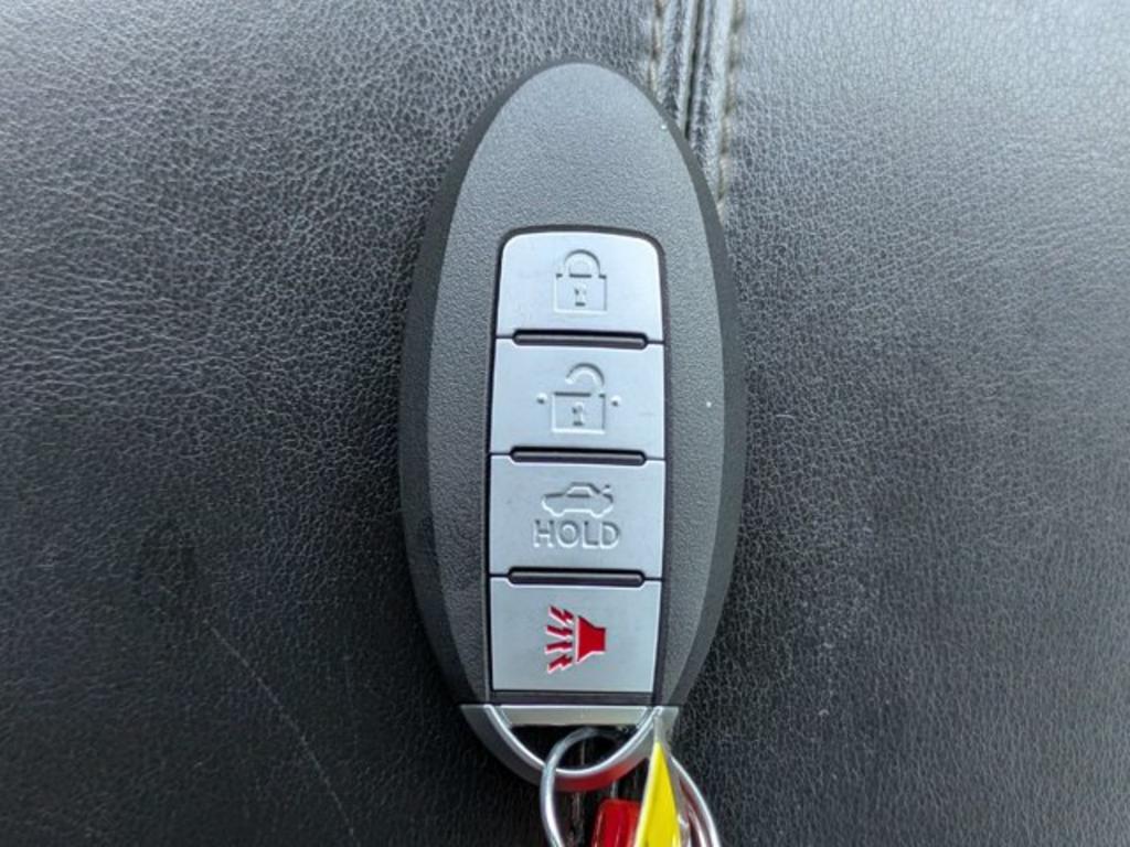 2020 Nissan Altima - $17,900