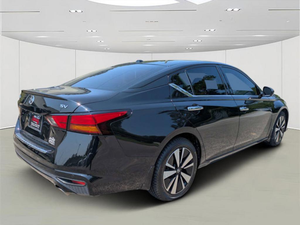 2020 Nissan Altima - $17,900