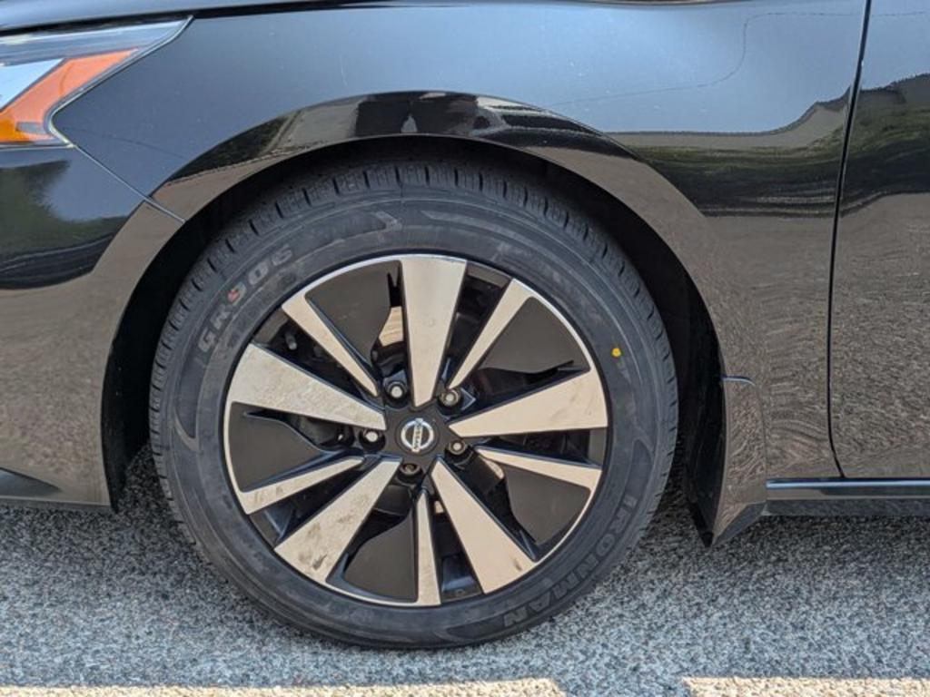 2020 Nissan Altima - $17,900