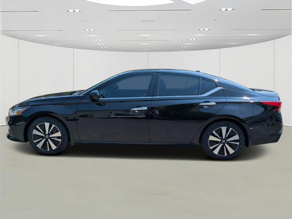 2020 Nissan Altima - $17,900