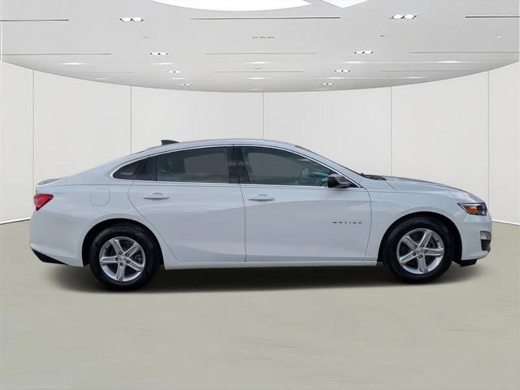 2021 Chevrolet Malibu - $18,900