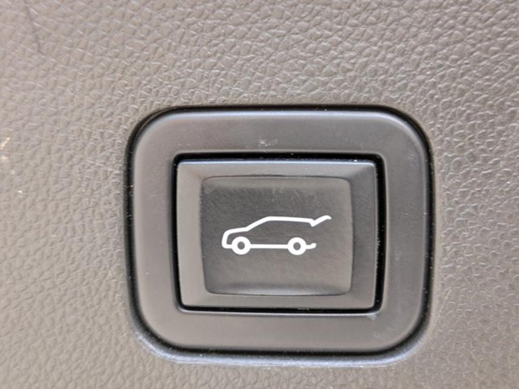 2022 Cadillac Escalade - $60,700