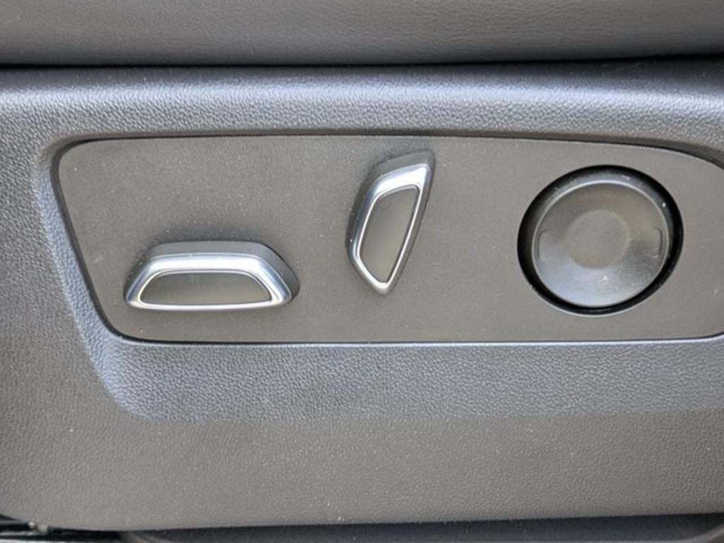 2022 Cadillac Escalade - $60,700