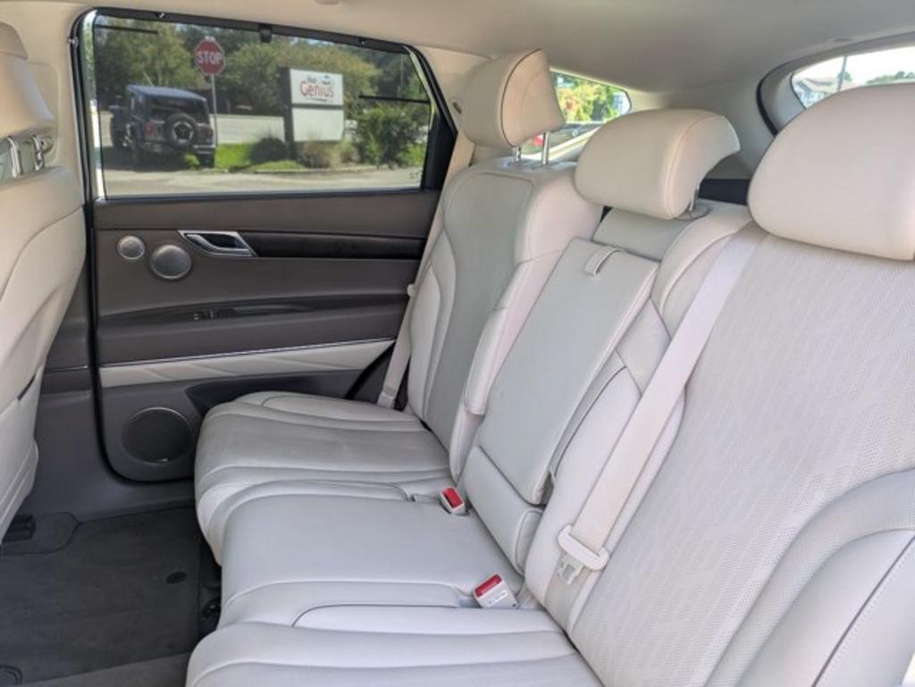2022 Genesis GV80 - $37,900