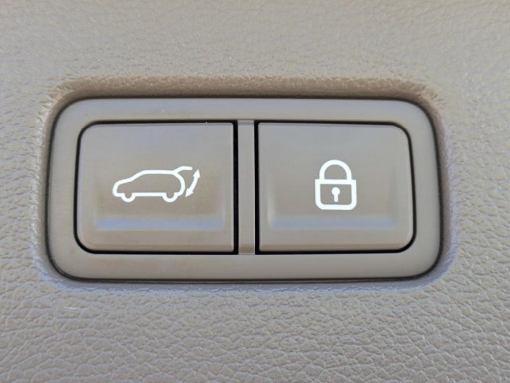 2022 Genesis GV80 - $37,900