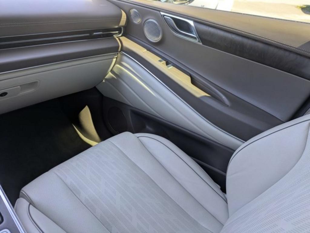 2022 Genesis GV80 - $37,900