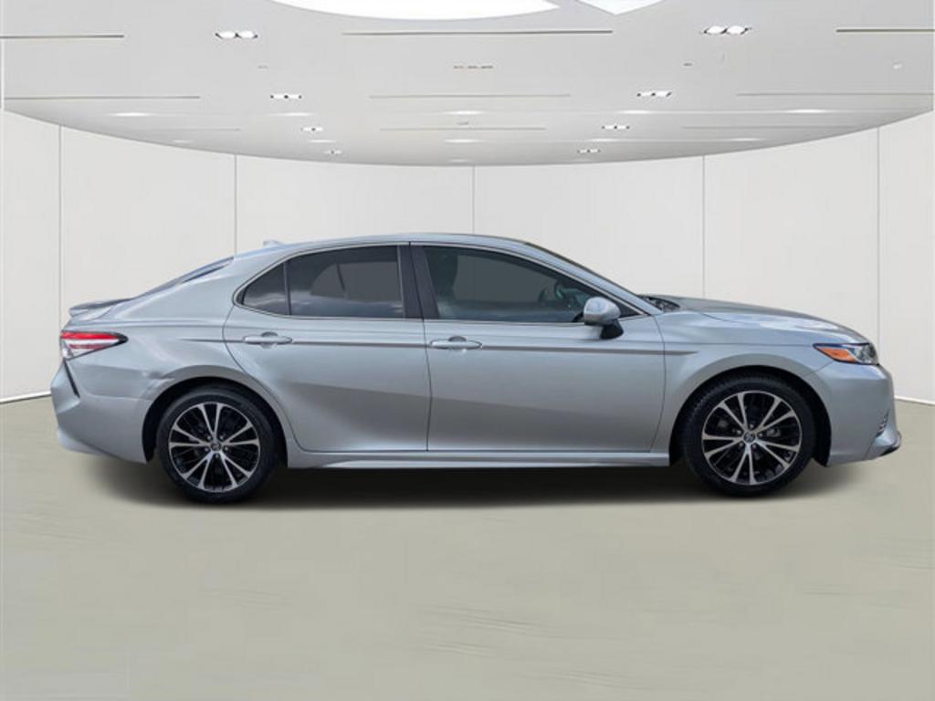 2020 Toyota Camry - $22,900