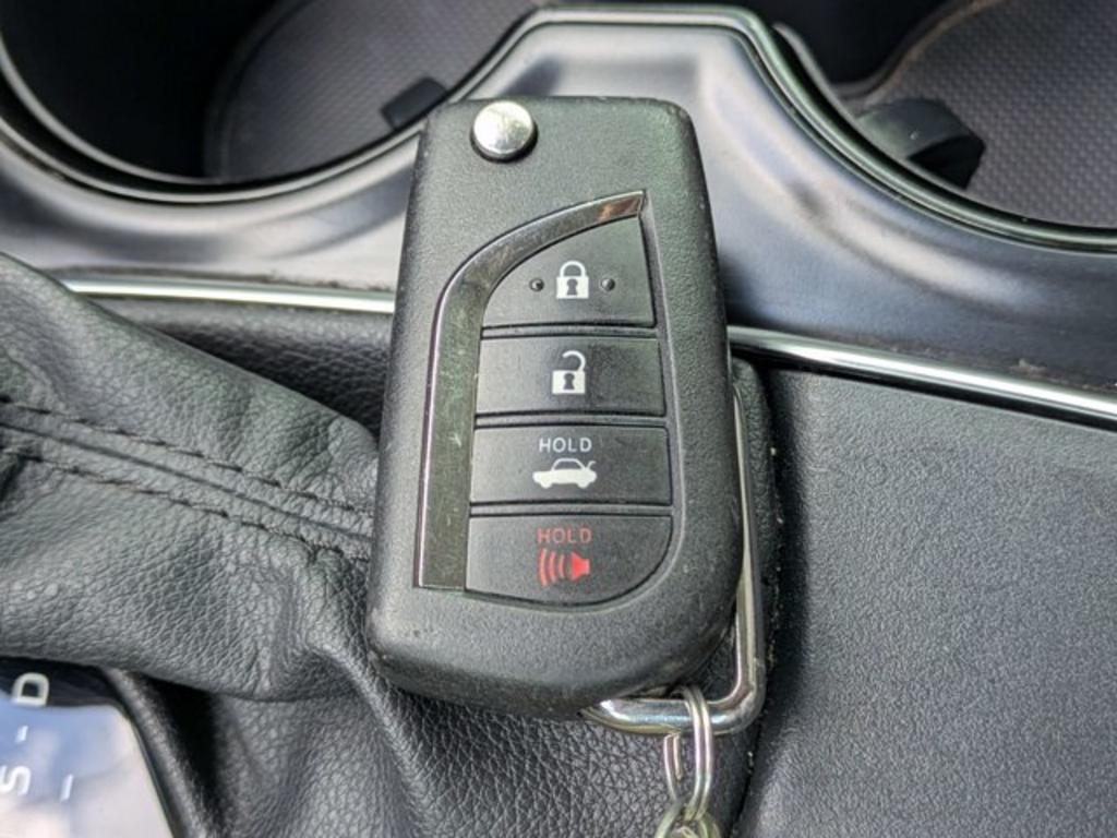 2020 Toyota Camry - $22,900