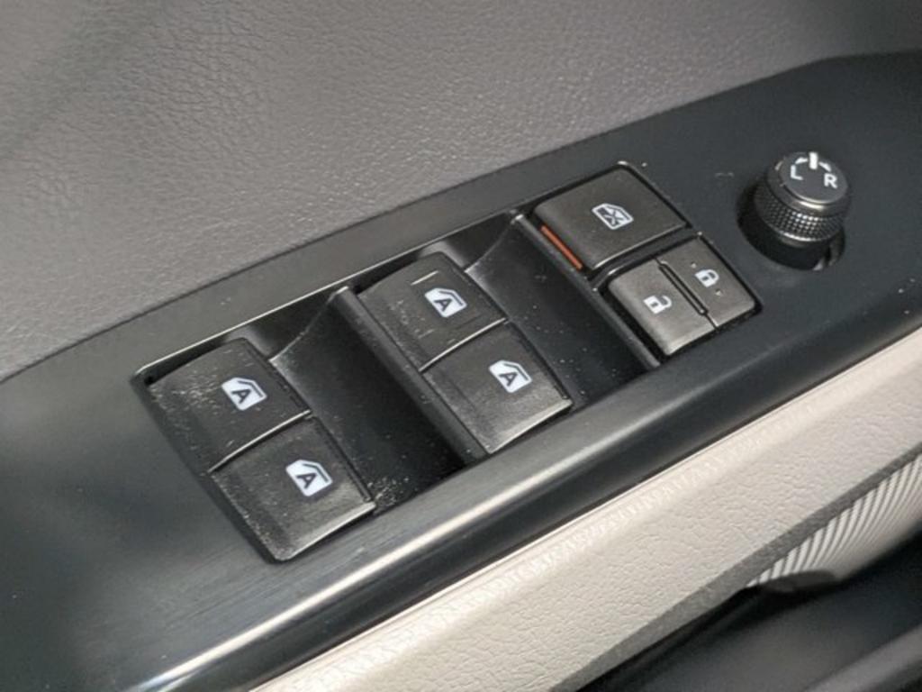 2020 Toyota Camry - $22,900