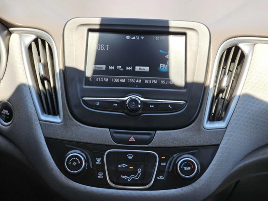2018 Chevrolet Malibu - $14,900