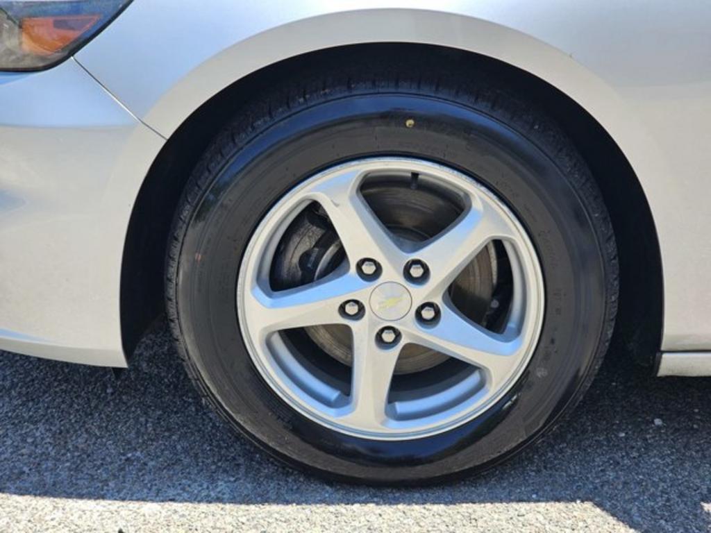 2018 Chevrolet Malibu - $14,900