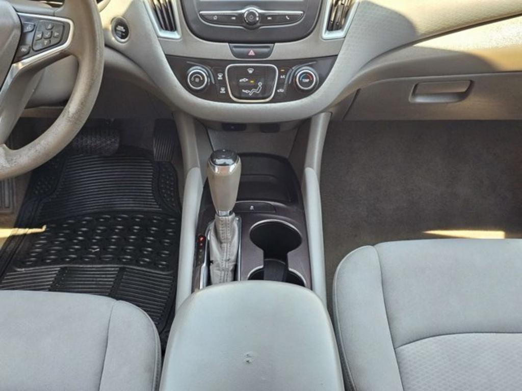 2018 Chevrolet Malibu - $14,900