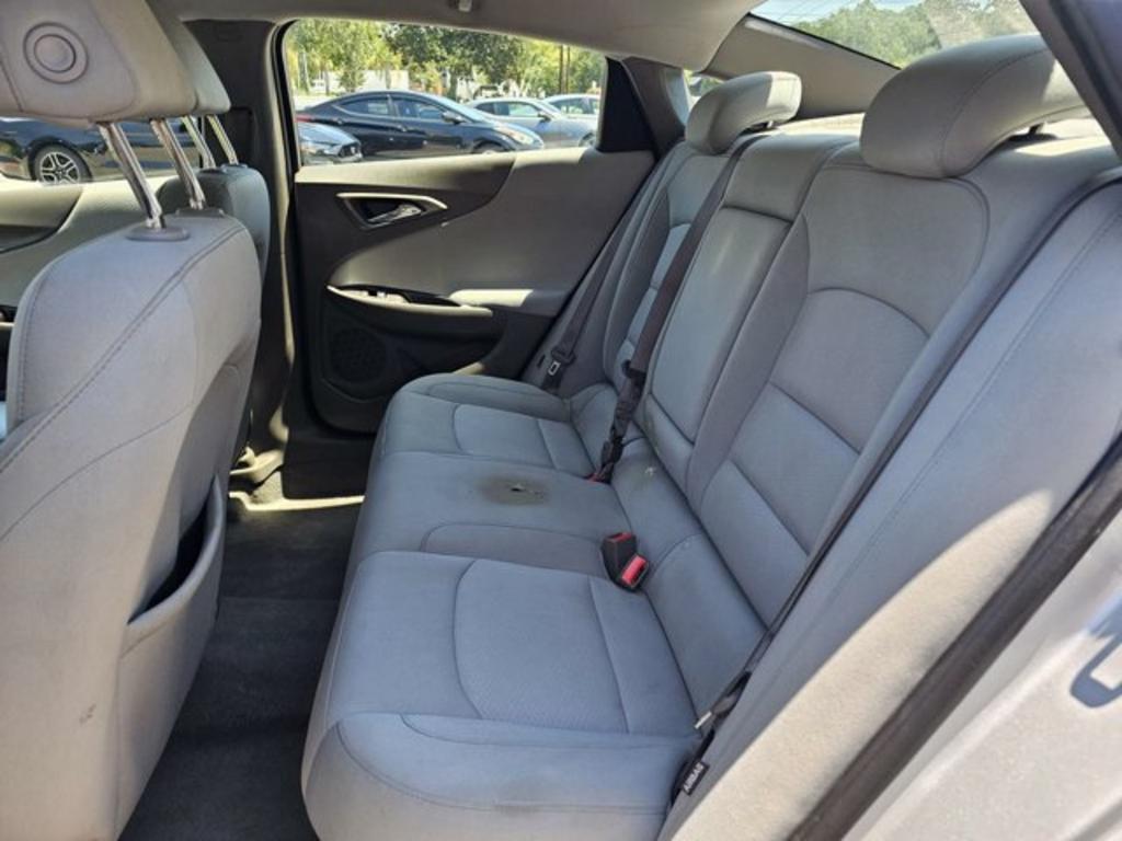 2018 Chevrolet Malibu - $14,900