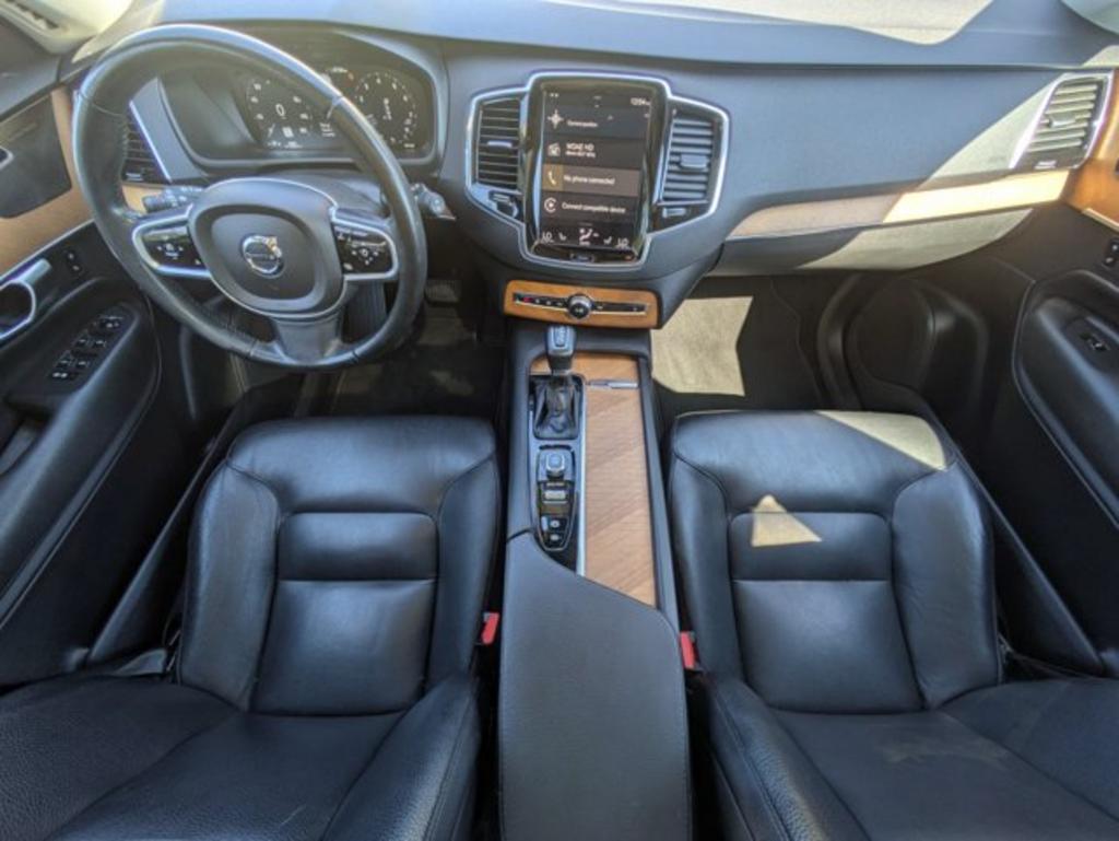 2021 Volvo XC90 - $30,900