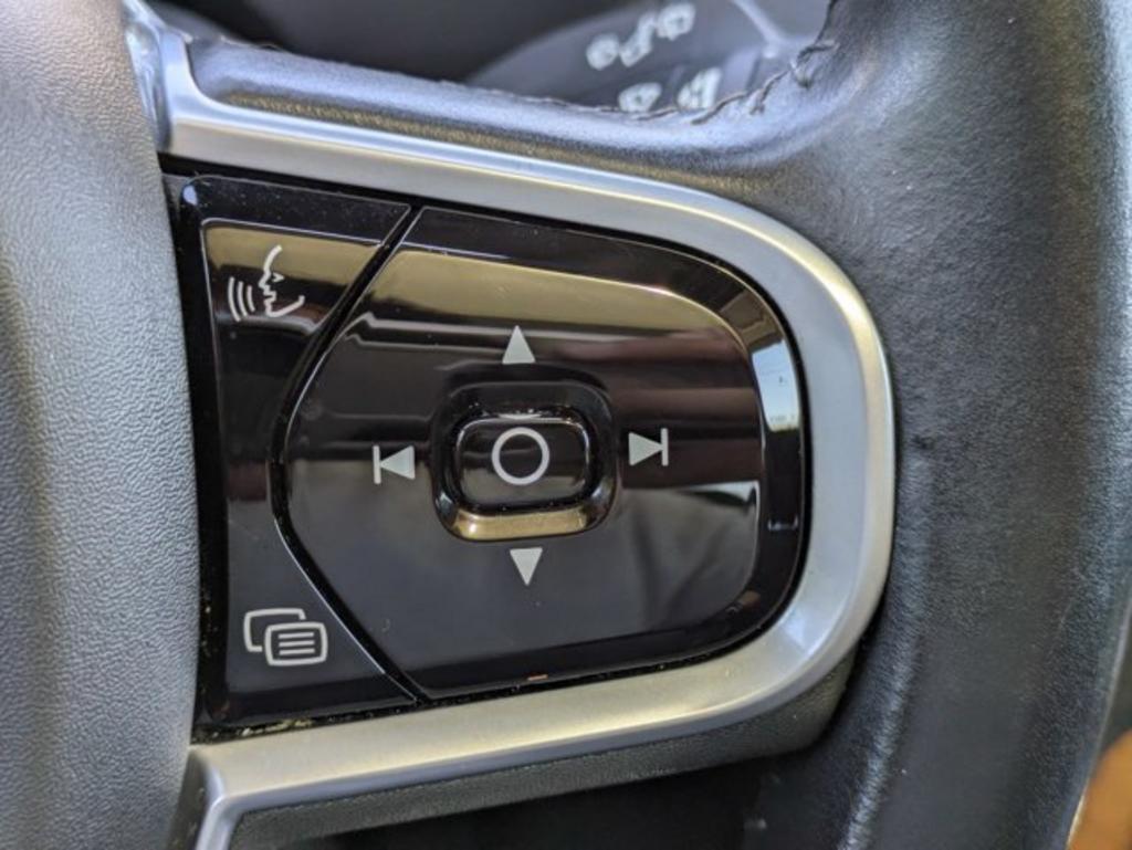 2021 Volvo XC90 - $30,900