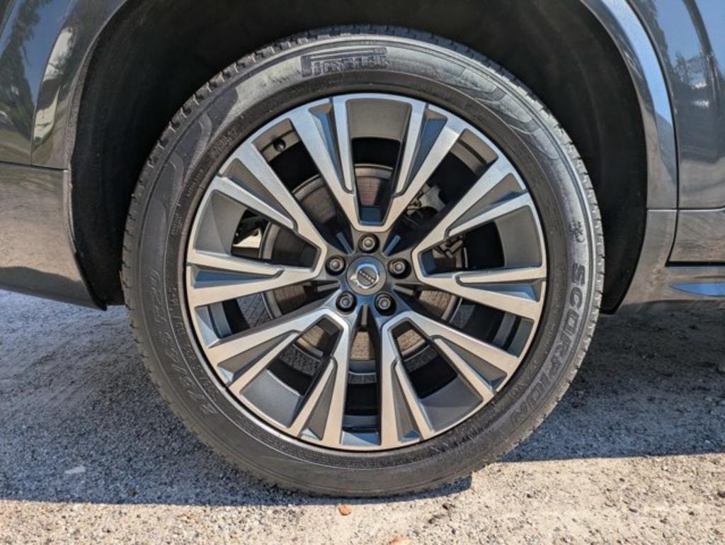 2021 Volvo XC90 - $30,900