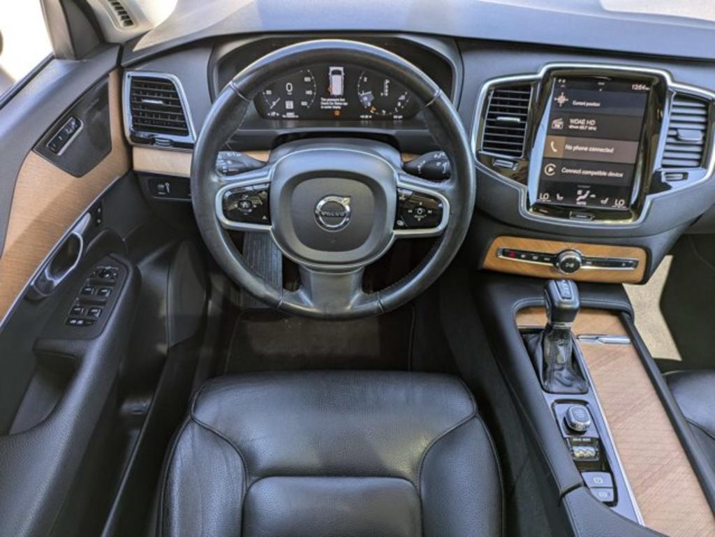 2021 Volvo XC90 - $30,900