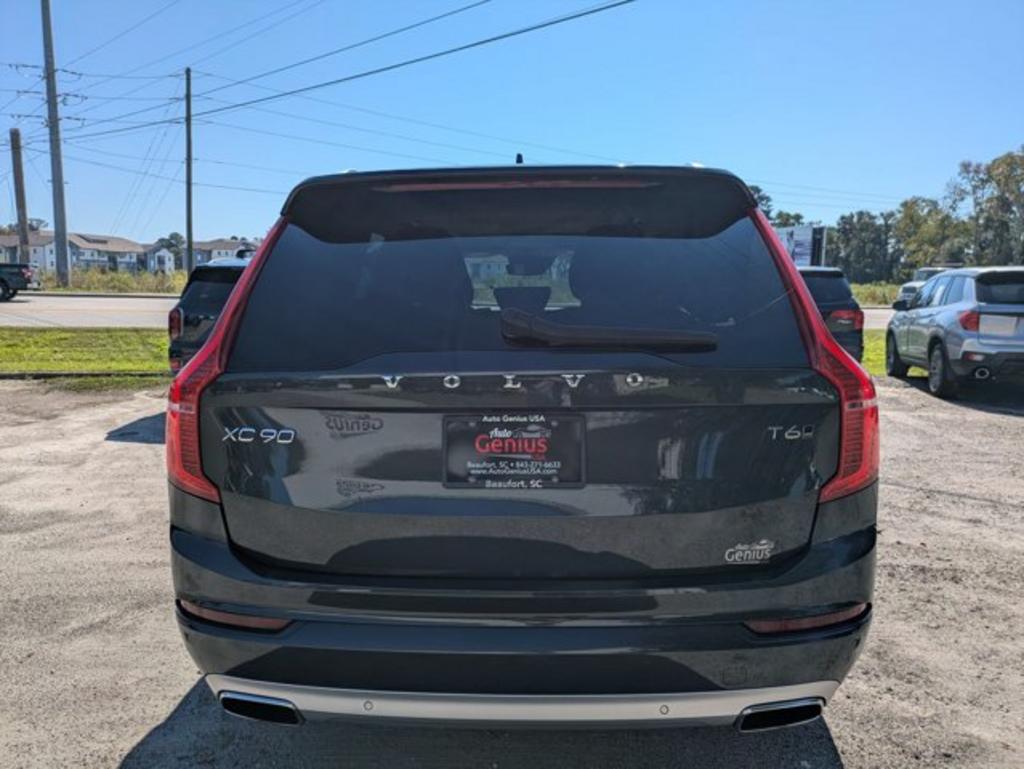 2021 Volvo XC90 - $30,900