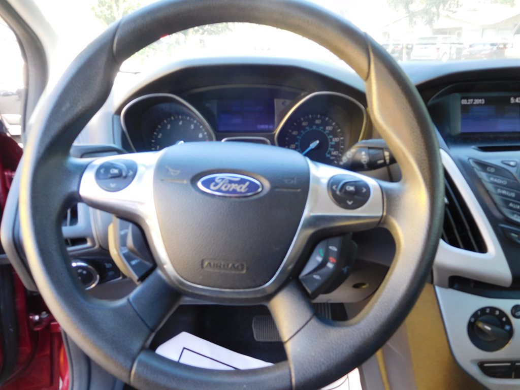 2013 Ford Focus SE photo