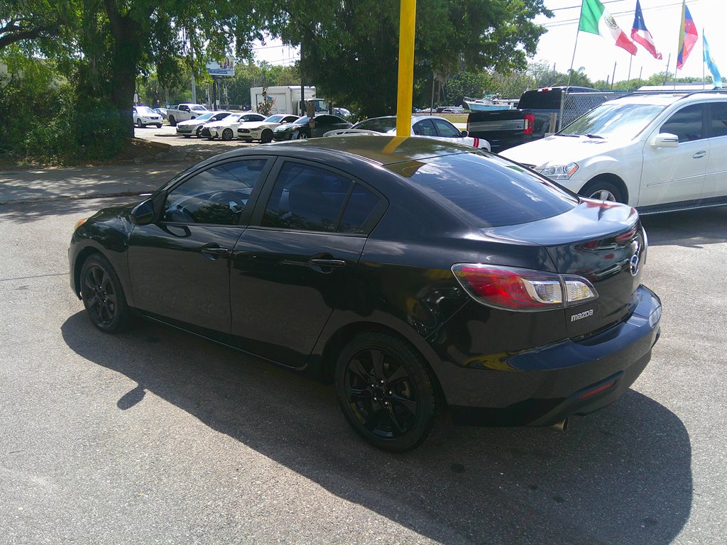 2011 Mazda Mazda3 i Touring photo