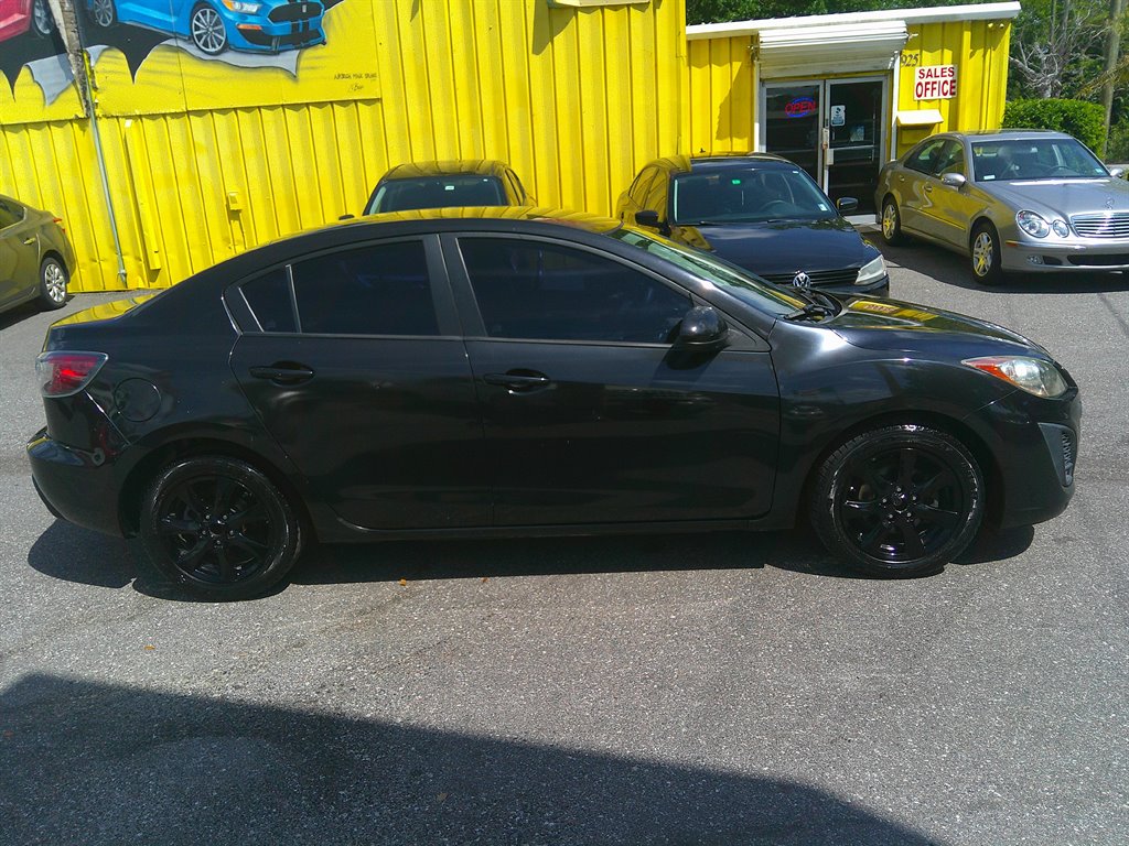 2011 Mazda Mazda3 i Touring photo