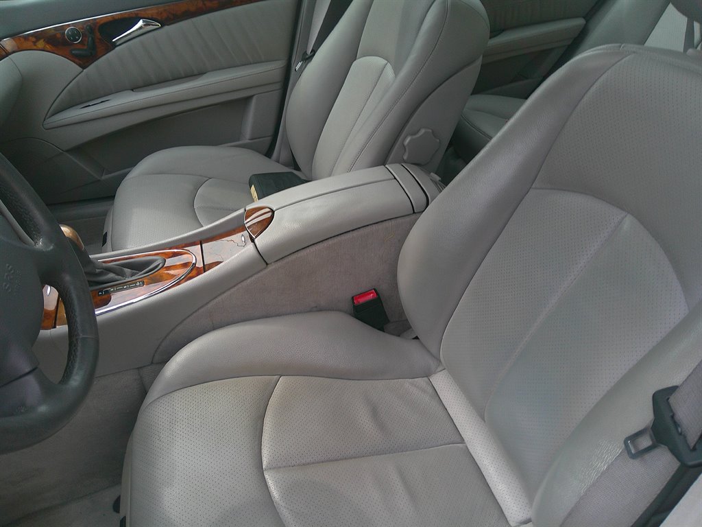 2003 Mercedes-Benz E-Class E320 photo