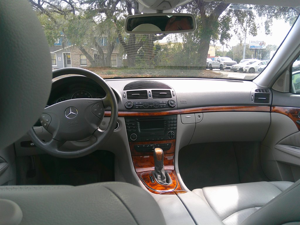 2003 Mercedes-Benz E-Class E320 photo