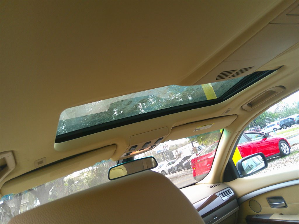 2007 BMW 7-Series 750Li photo