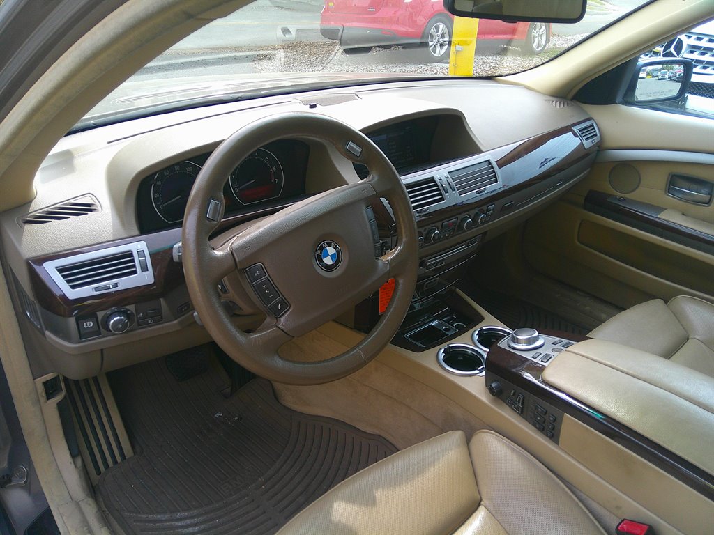 2007 BMW 7-Series 750Li photo