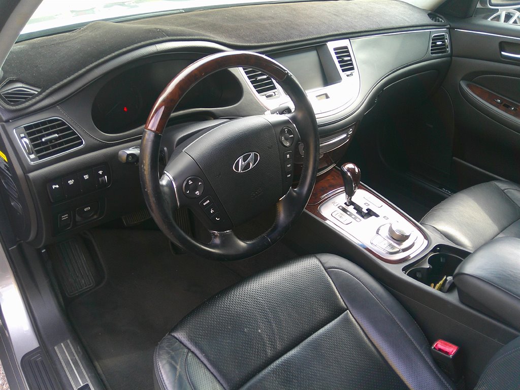 2011 Hyundai Genesis 4.6L V8 photo
