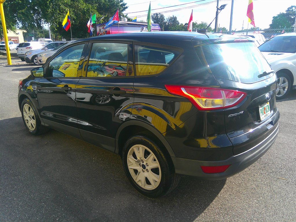 2014 Ford Escape S photo