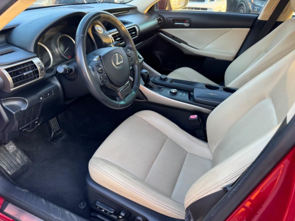 2015 Lexus IS 250 photo