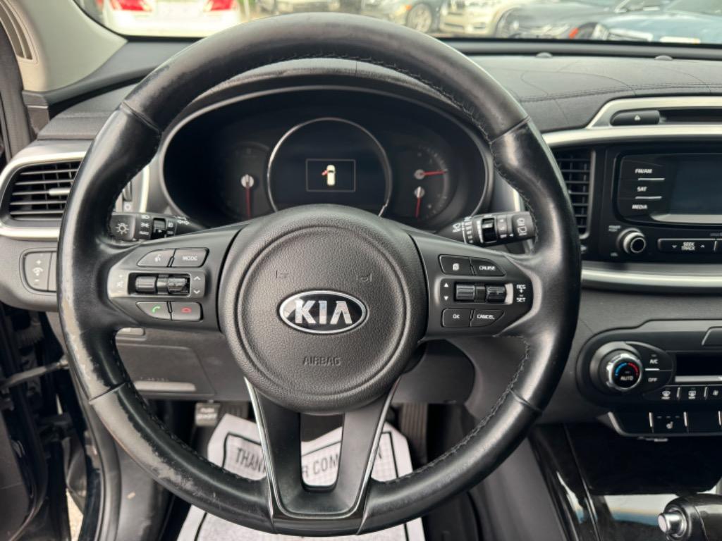 2016 Kia Sorento - $8,990